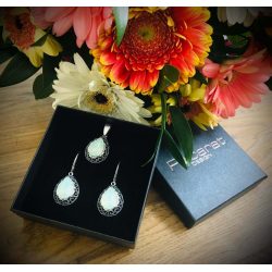Silver earrings with K2 2087 crystals