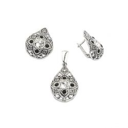 Swarovski K3 1809 oxidized silver earrings