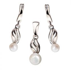 Silver earrings with K 2058 pearls