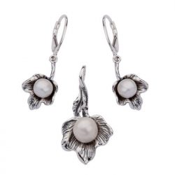 Silver pearl earrings K 1557