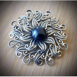 Brooch with navy blue pearl B 171